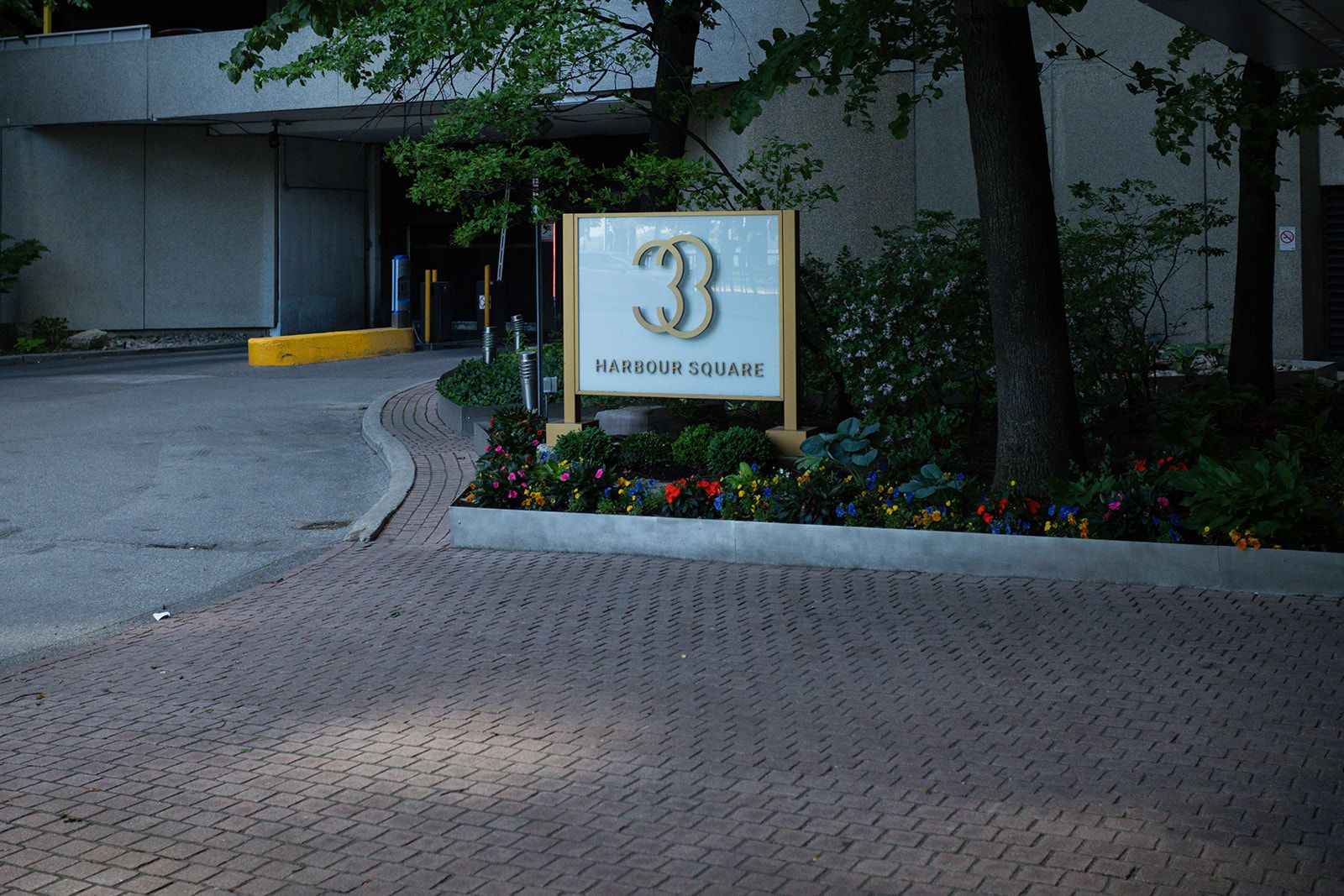 33 Harbour Square 2018, Toronto, On M5j 2g2