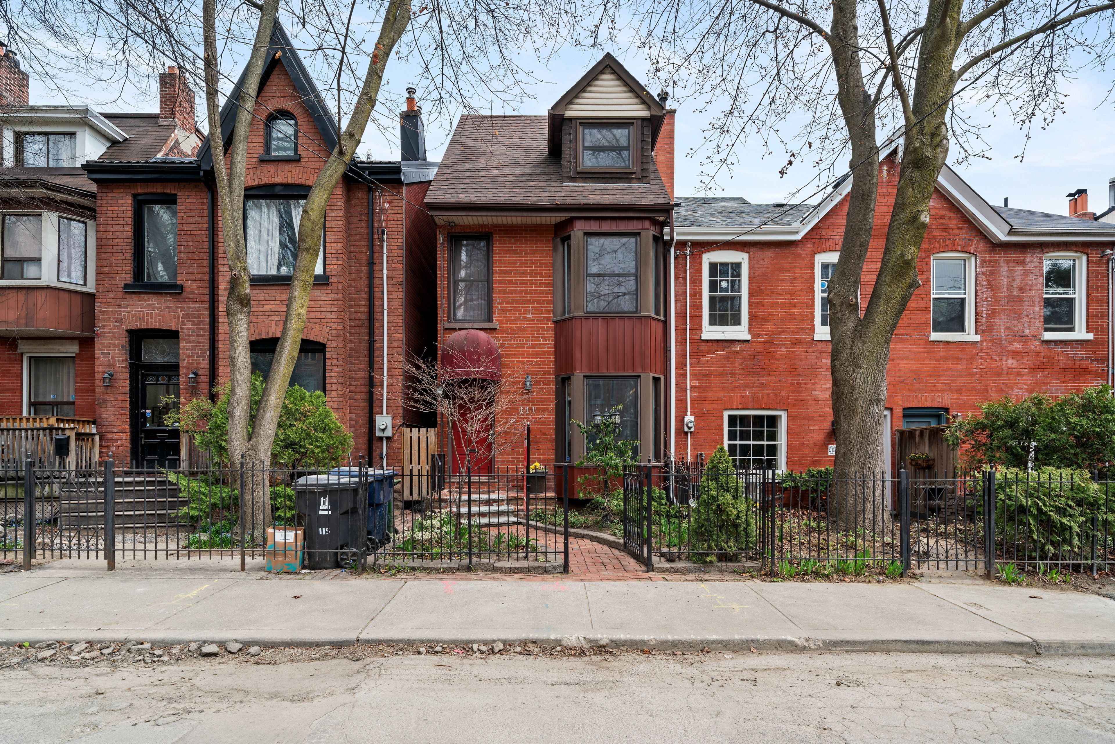 111 Seaton Street, Toronto, On M5a 2t2
