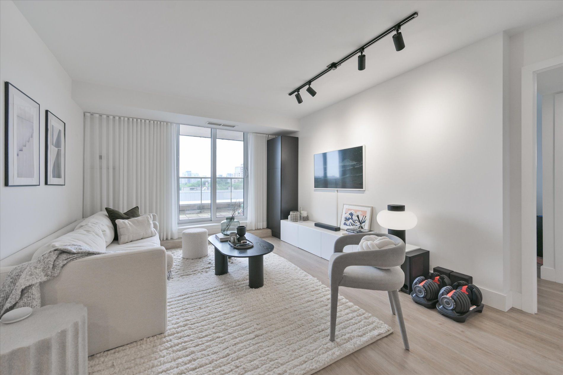 18 Kenaston Gardens 503, Toronto, On M2k 1g8