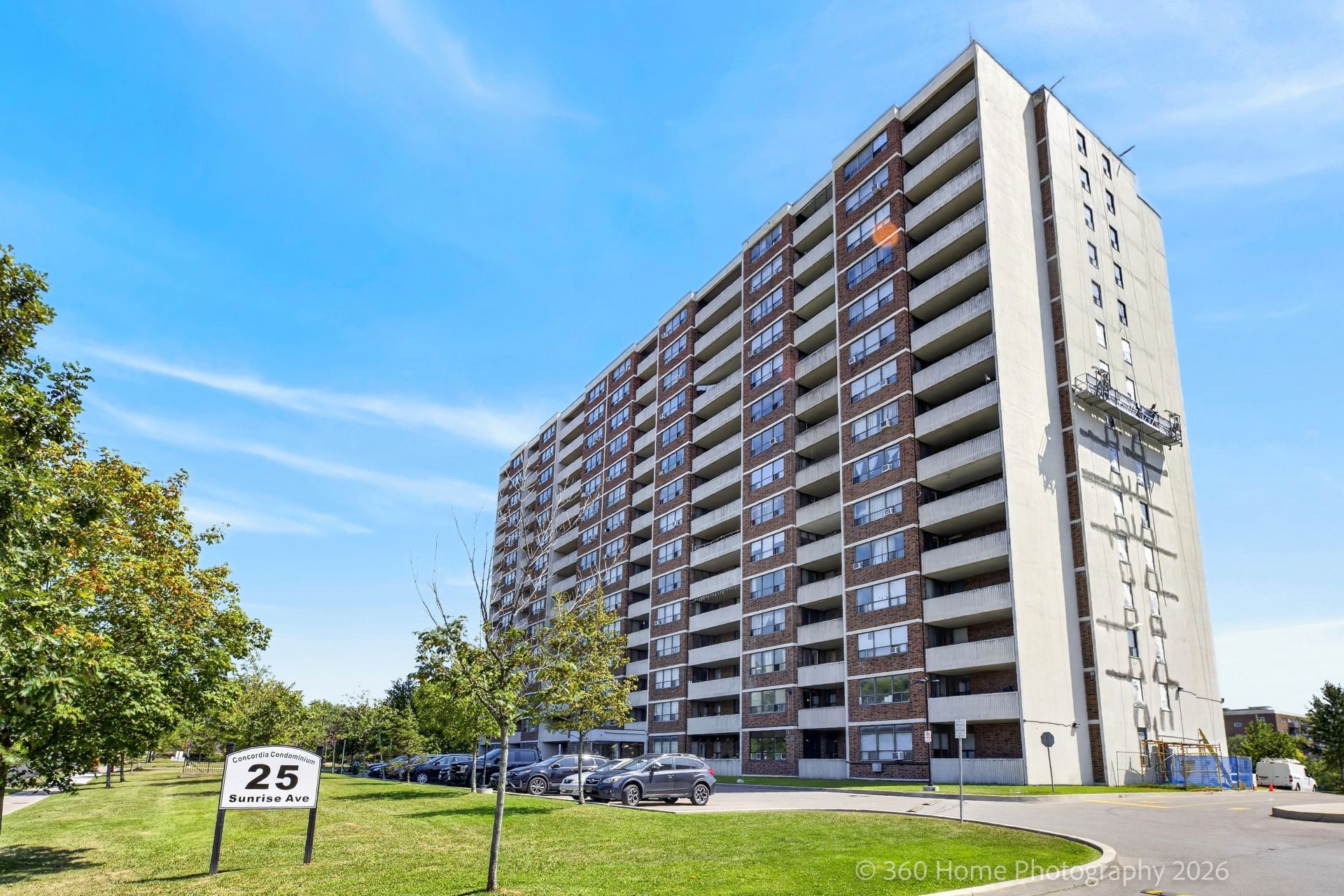 25 Sunrise Avenue 506, Toronto, On M4a 2s2
