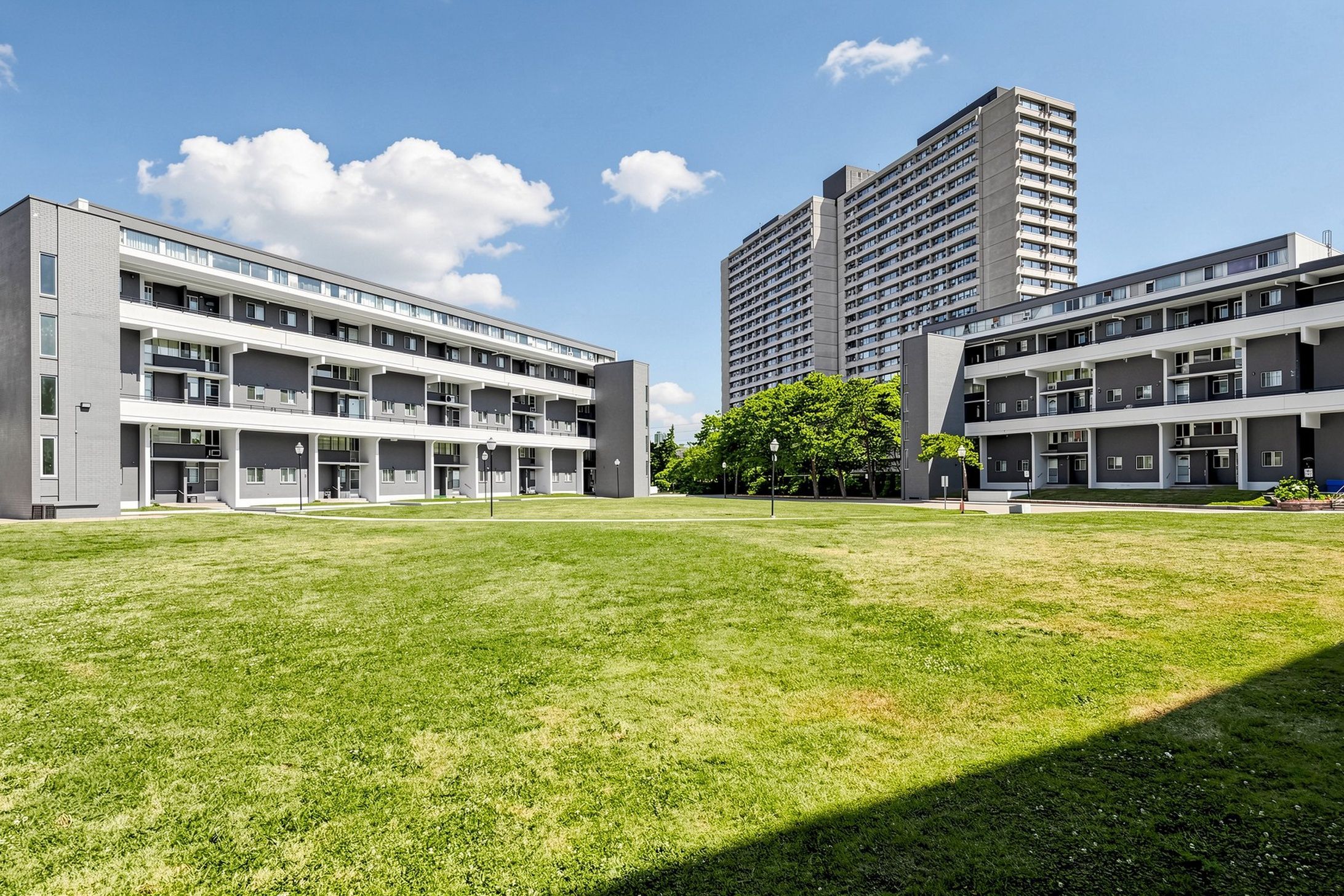 55 Sunny Glenway 302, Toronto, On M3c 2z5