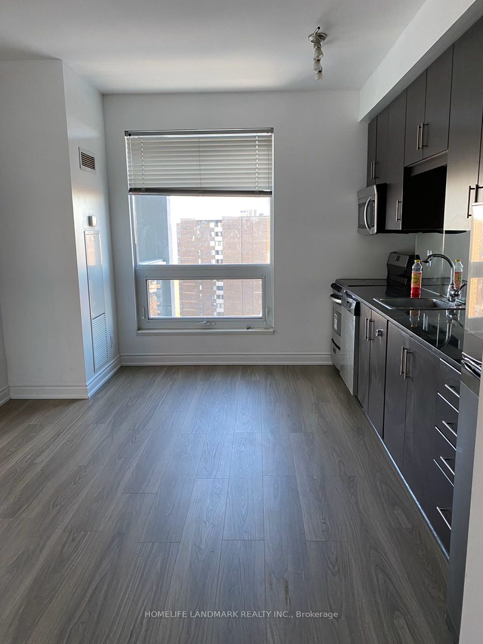 30 Herons Hill Way 1904, Toronto, On M2j 0a7