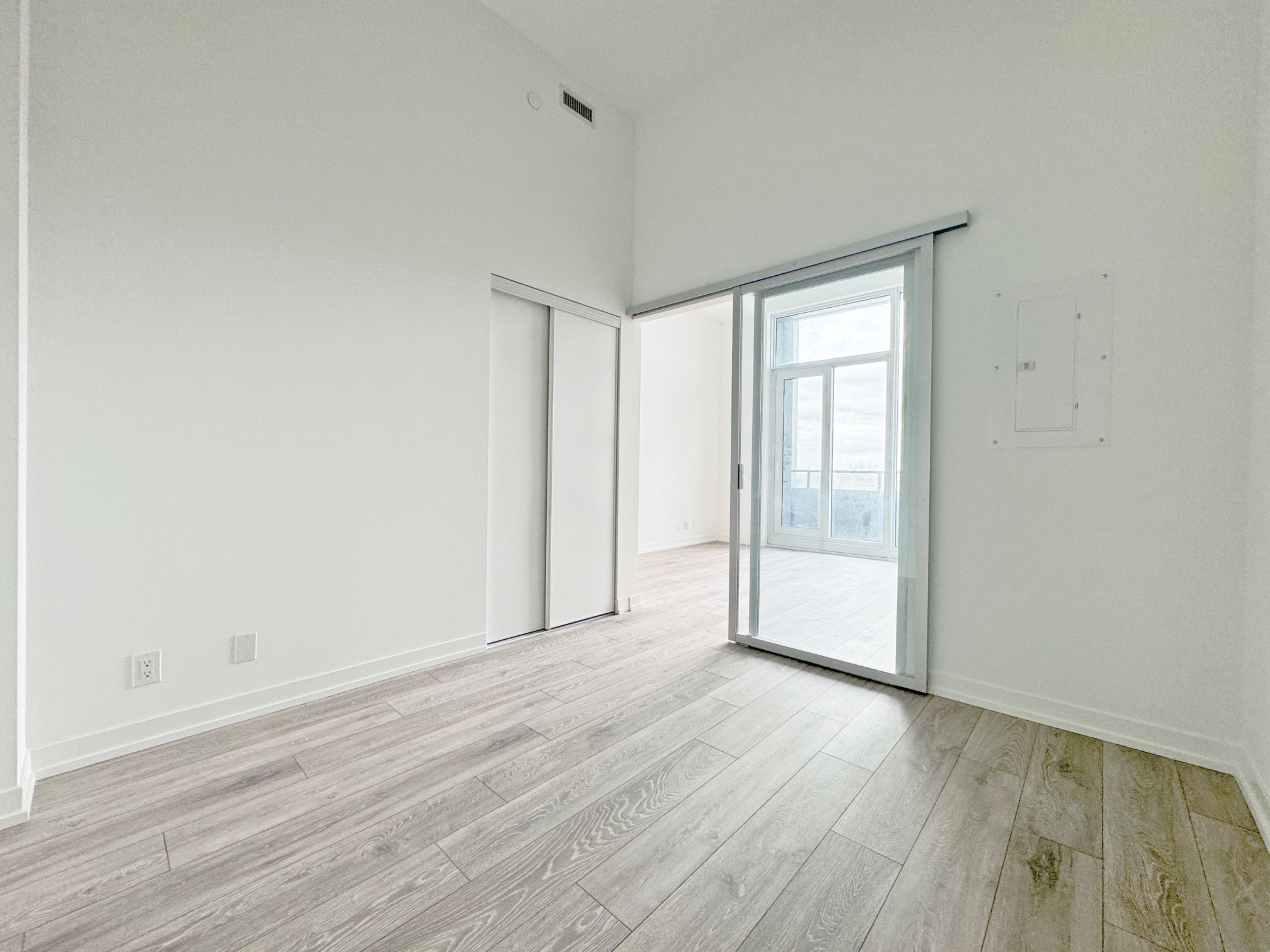 2020 Bathurst Street 1005, Toronto, On M5p 0a6
