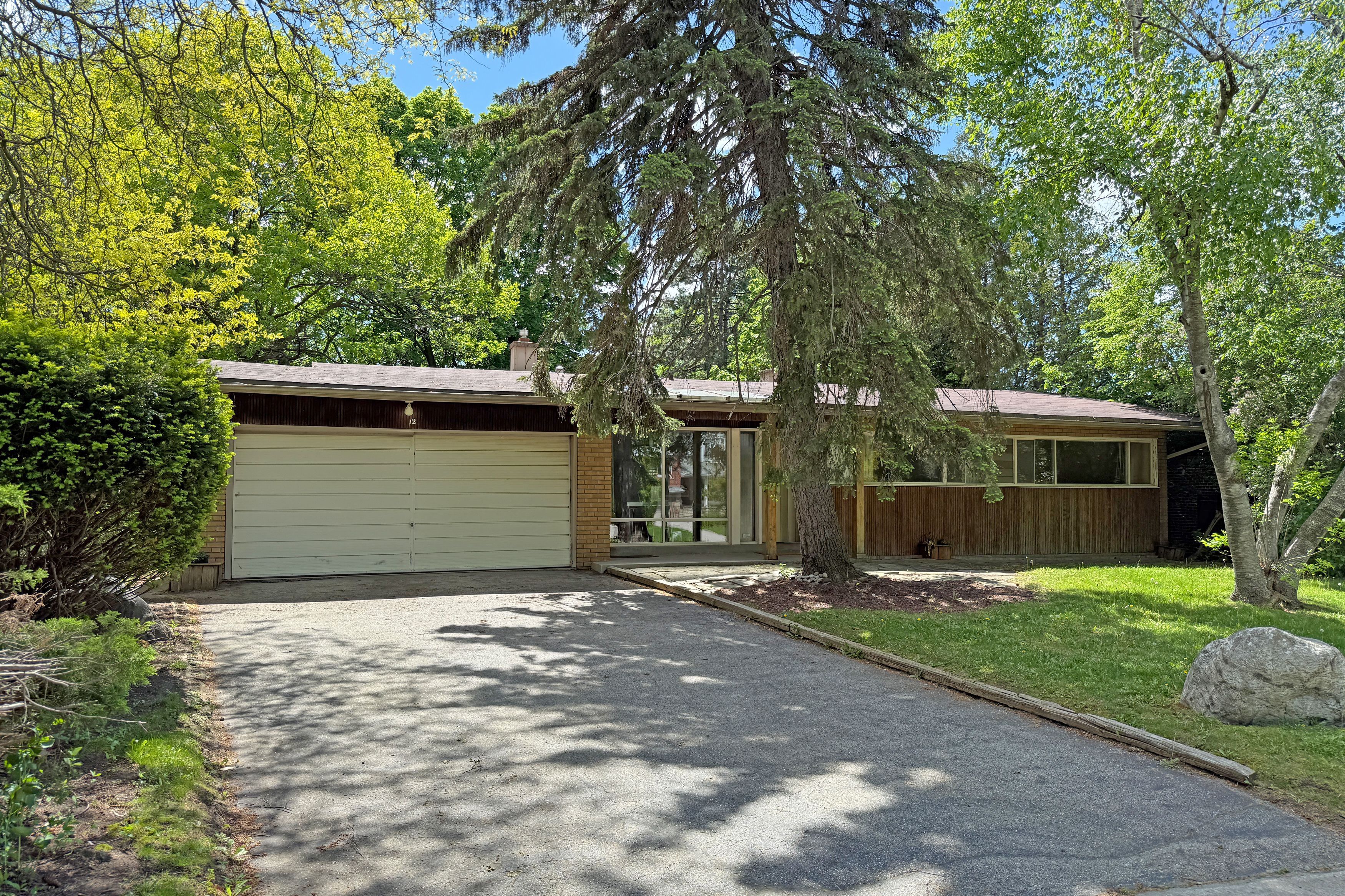 12 Ruden Crescent, Toronto, On M3a 3h3