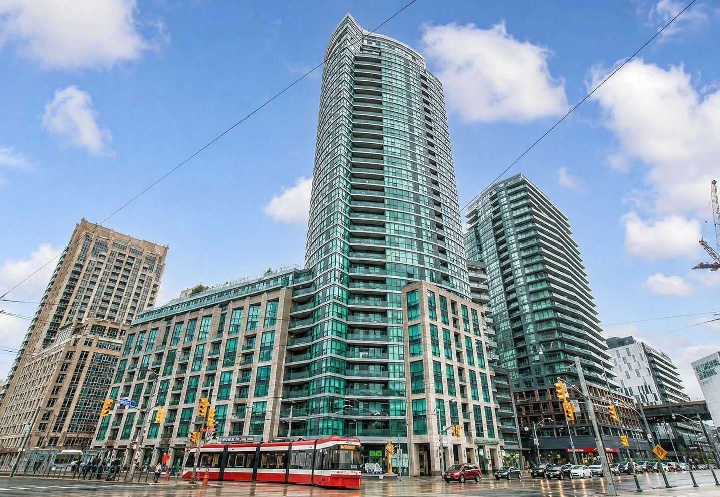 600 Fleet Street 2404, Toronto, On M5v 1b7
