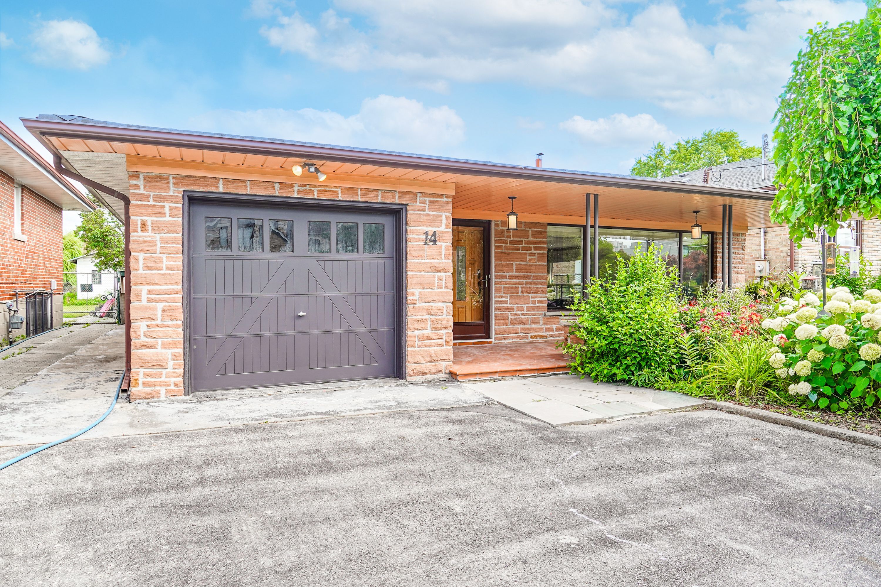 14 Model Avenue, Toronto, On M3h 1w1