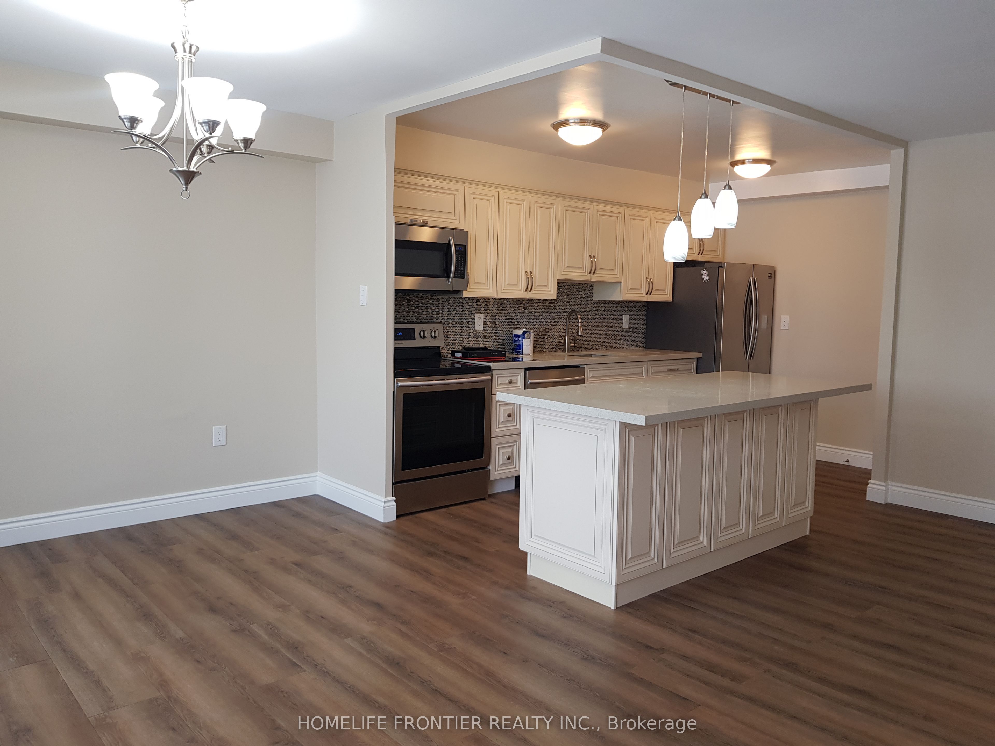 177 Linus Road 914, Toronto, On M2j 4s5