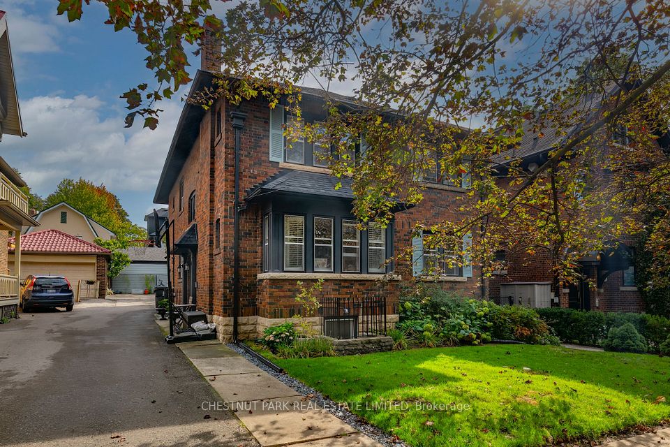 11 Rose Park Crescent Upper, Toronto, On M4t 1p8