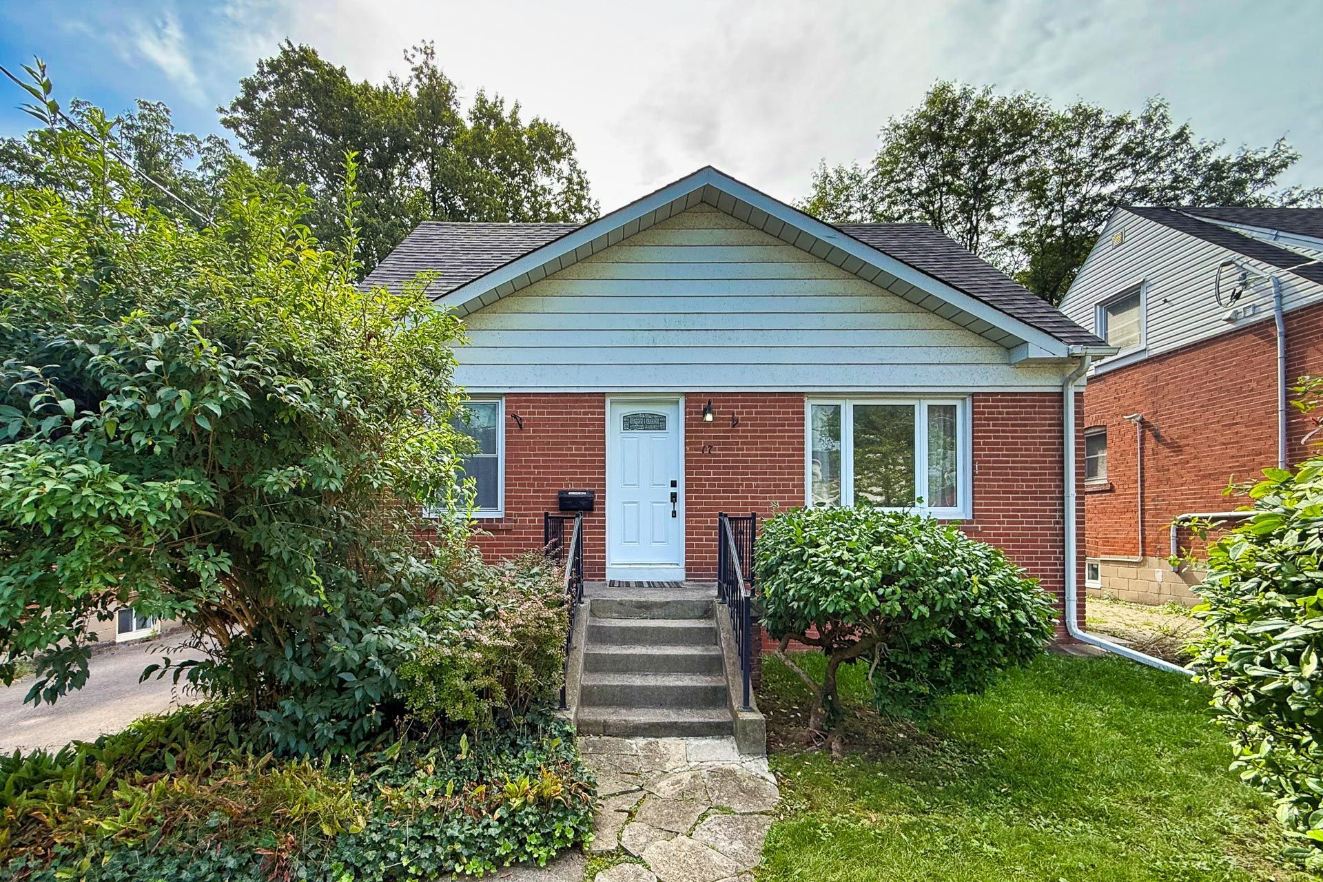 17 Lyndale Drive, Toronto, On M2n 2x9
