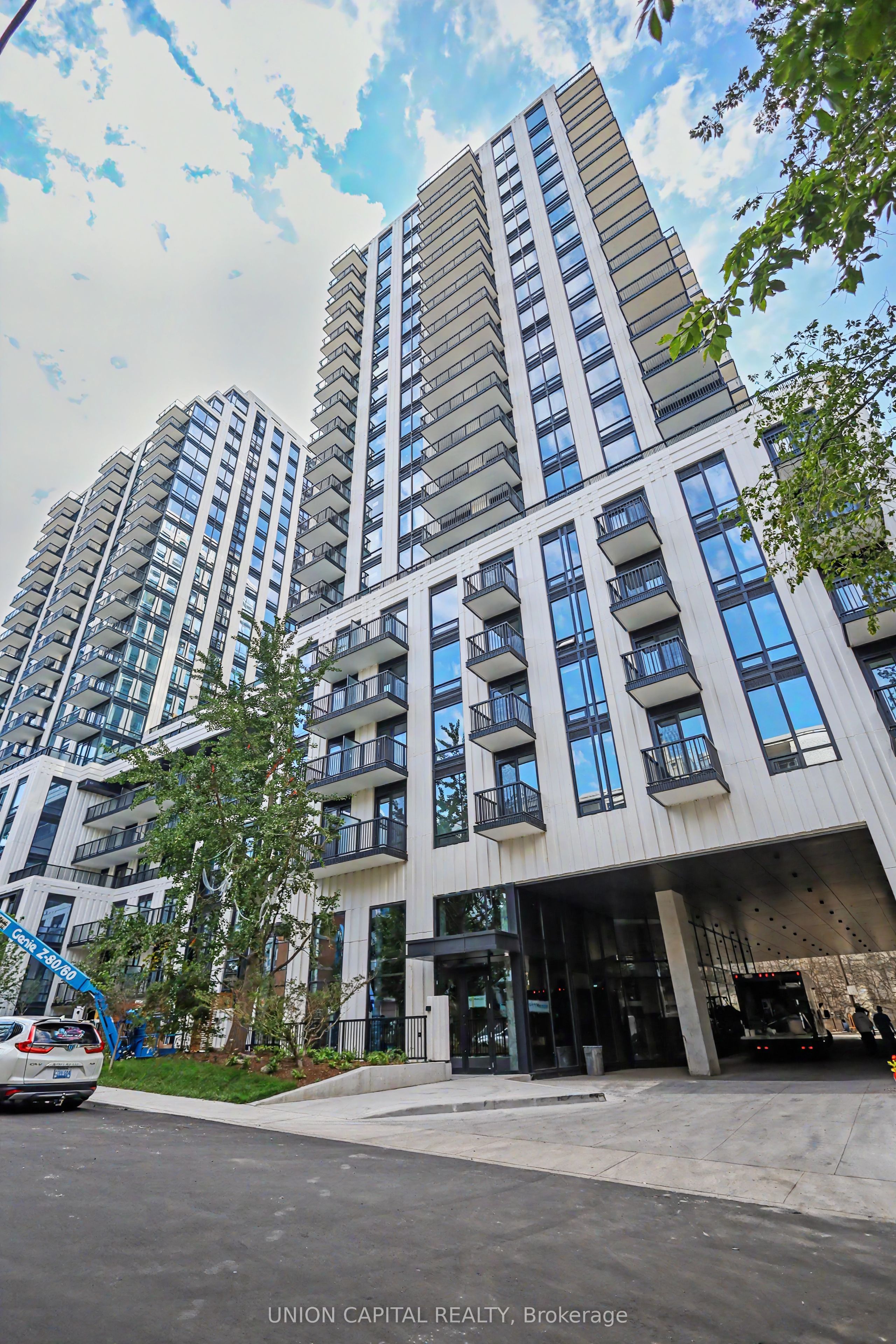 91 Montclair Avenue 1508, Toronto, On M5p 0b1