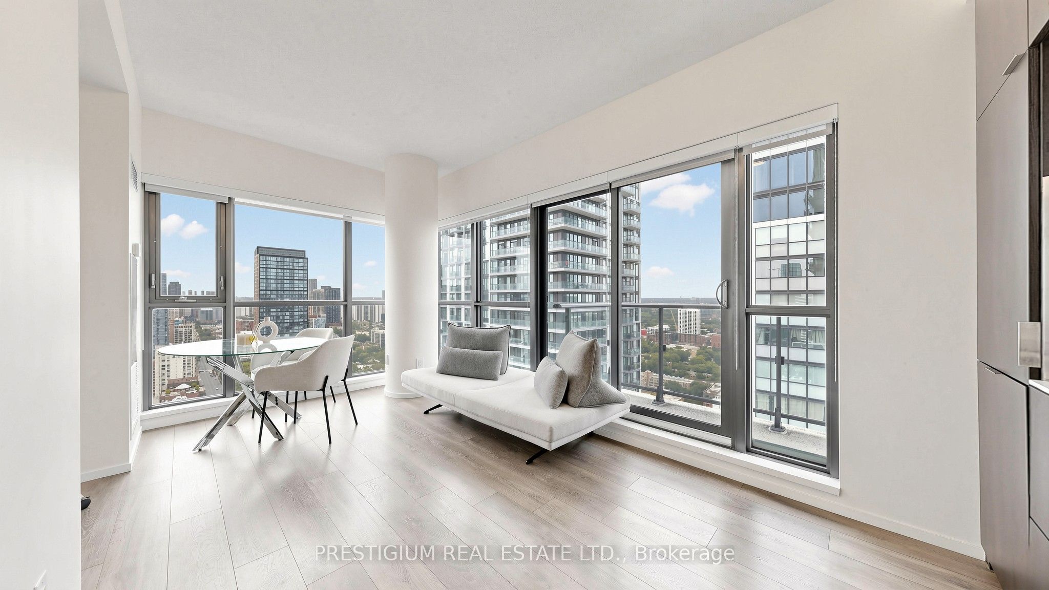 159 Dundas Street E 3706, Toronto, On M5b 0a9