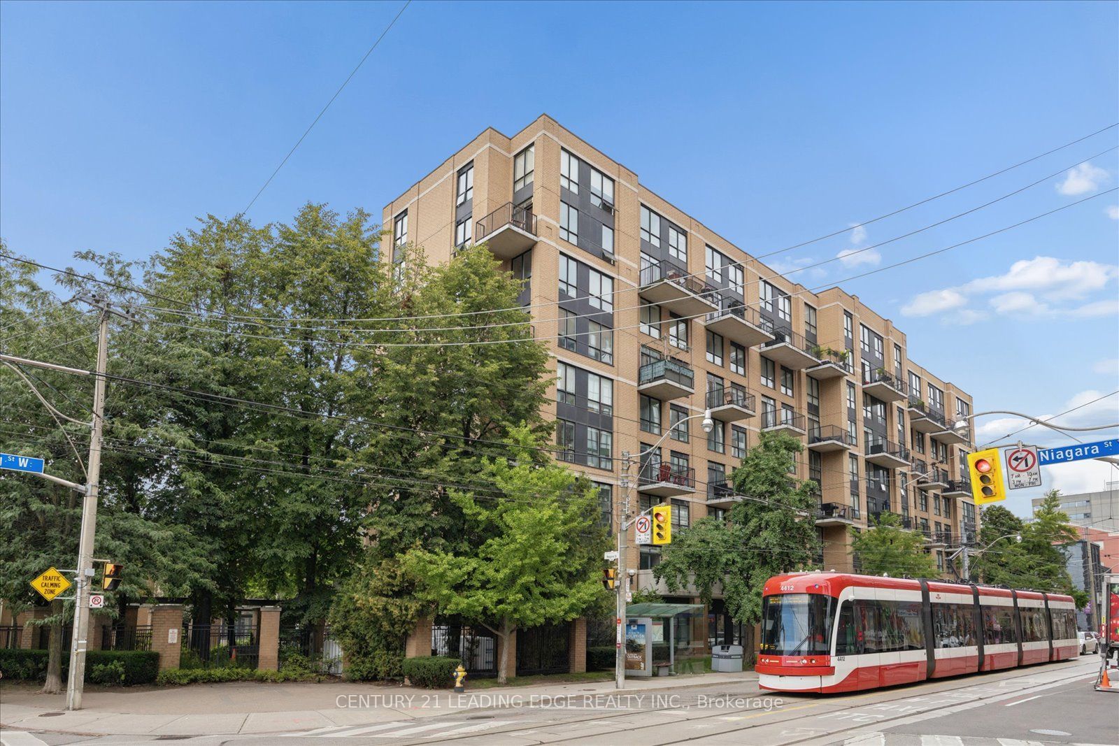 800 King Street W Ph811, Toronto, On M5v 3m7