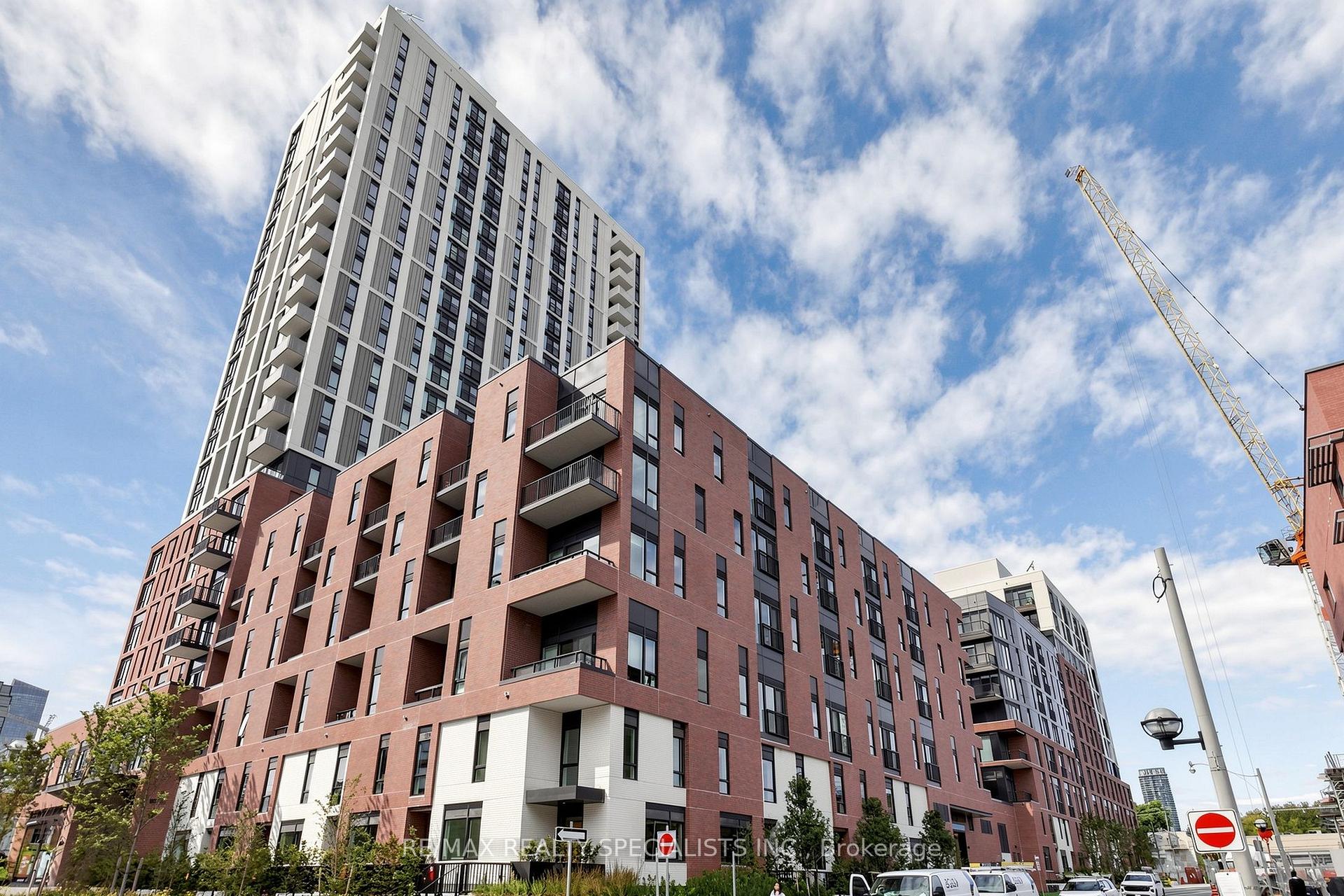 30 Dreamers Way 221, Toronto, On M5a 0z1