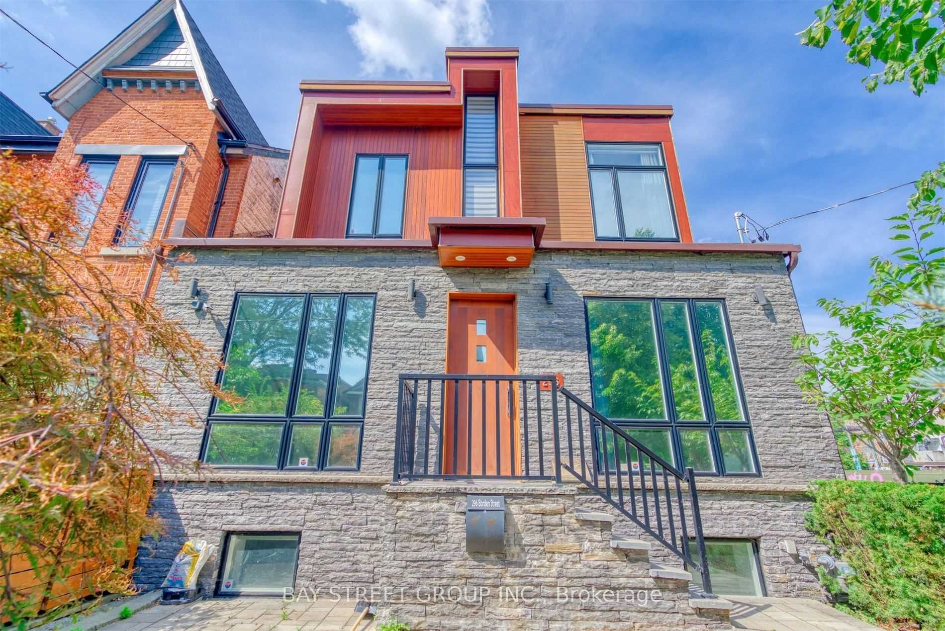 296 Borden Street, Toronto, On M5s 2n6