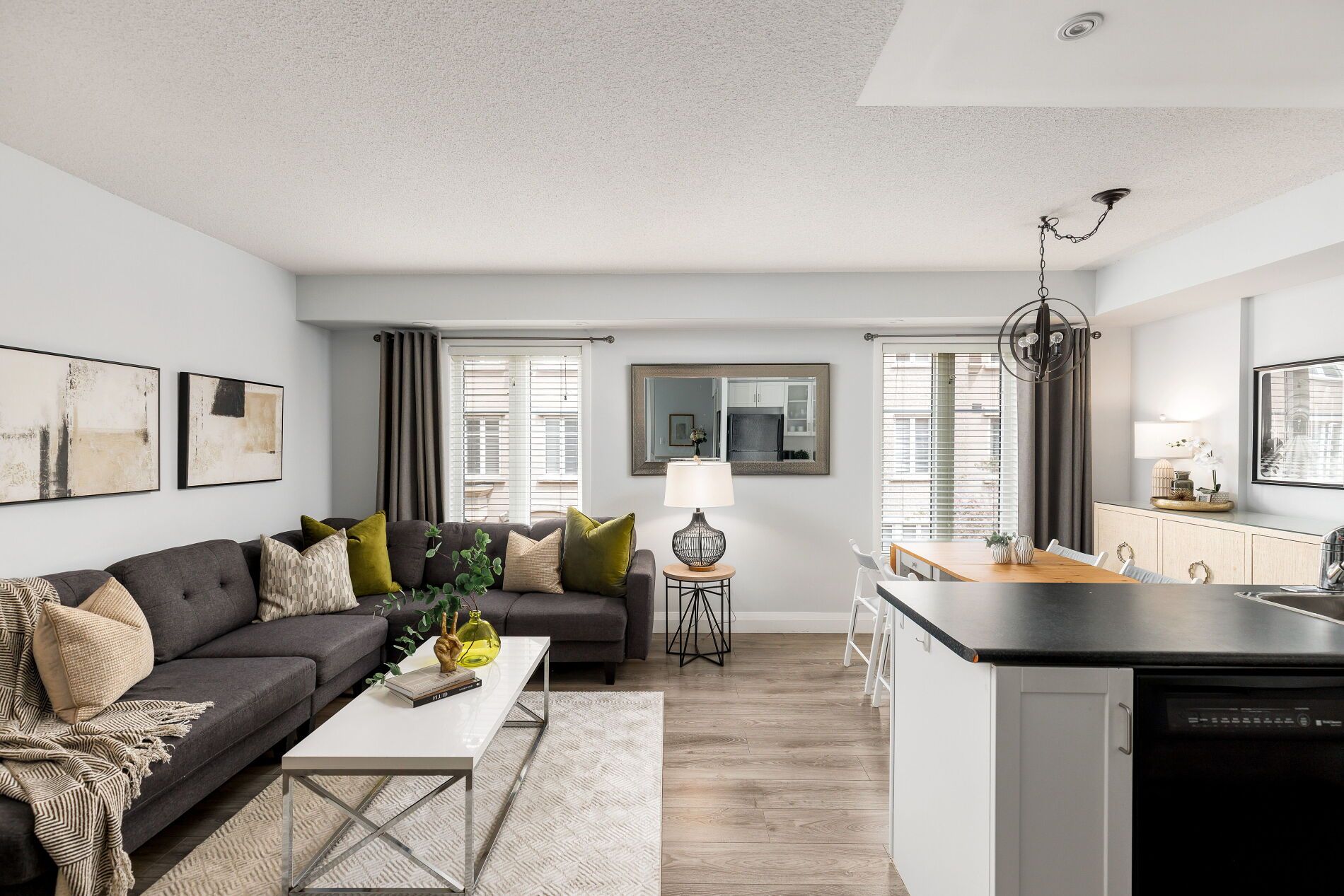 46 Western Battery Road 809, Toronto, On M6k 3p1