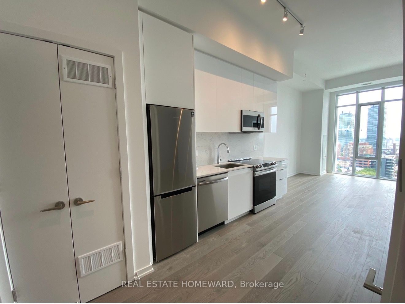 50 Power Street 1511, Toronto, On M5a 0v3