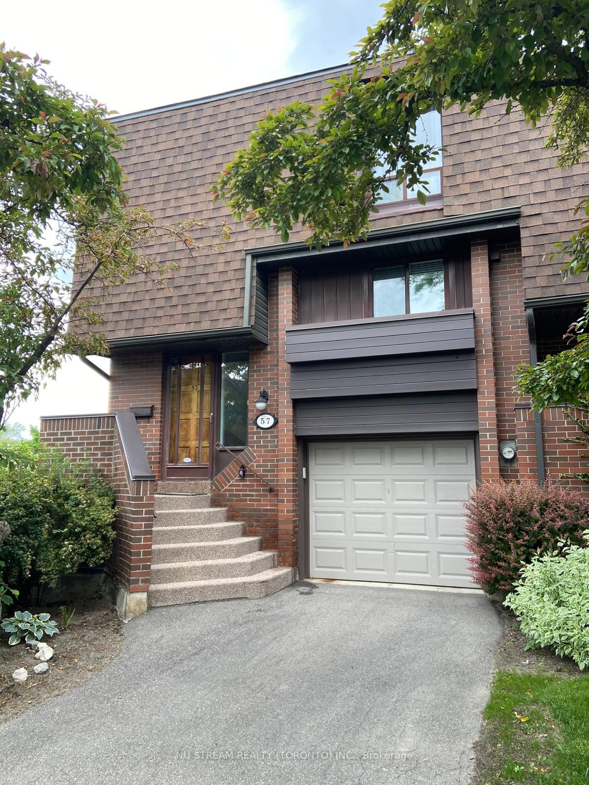 57 Gypsy Roseway, Toronto, On M2n 5z1