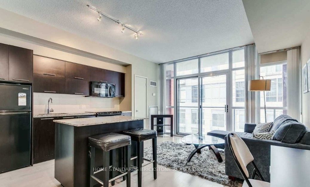 21 Nelson Street 709, Toronto, On M5v 3h9