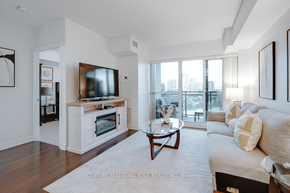 120 Dallimore Circle 820, Toronto, On M3c 4j1
