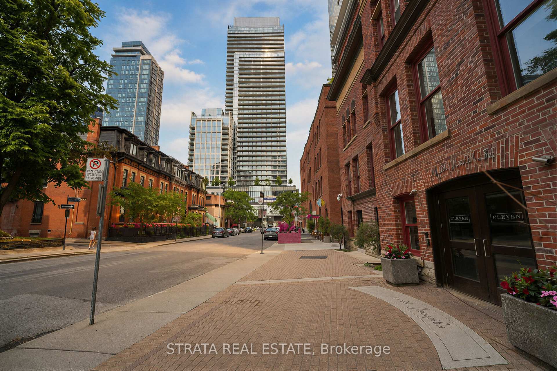 11 St Joseph Street 304, Toronto, On M4y 3g4