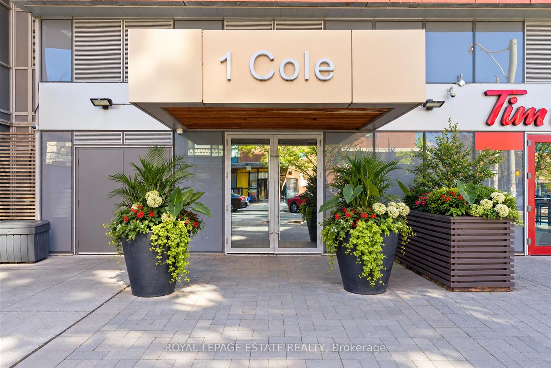 1 Cole Street 504, Toronto, On M5a 4m2