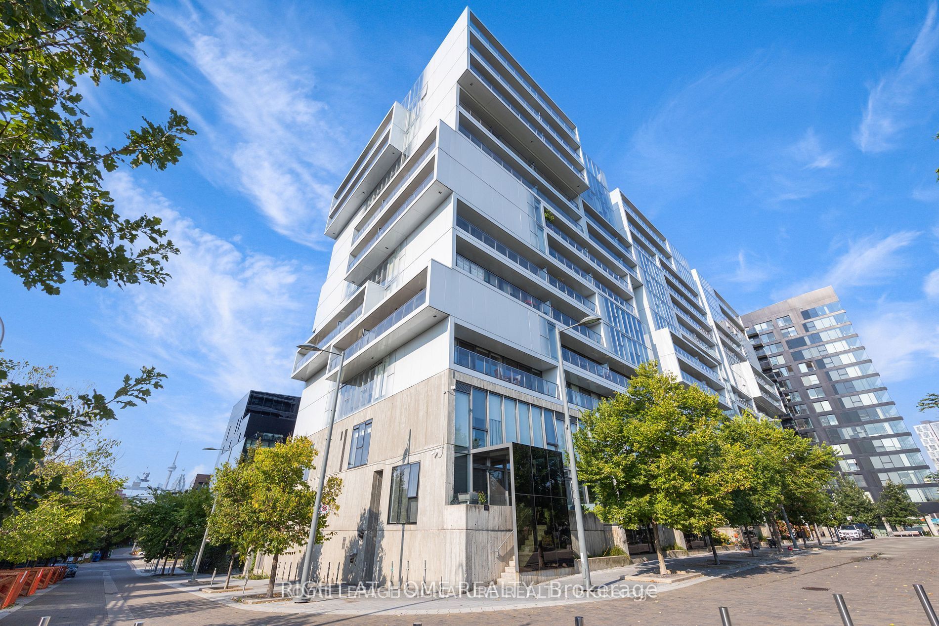 32 Trolley Crescent 502, Toronto, On M5a 0e8