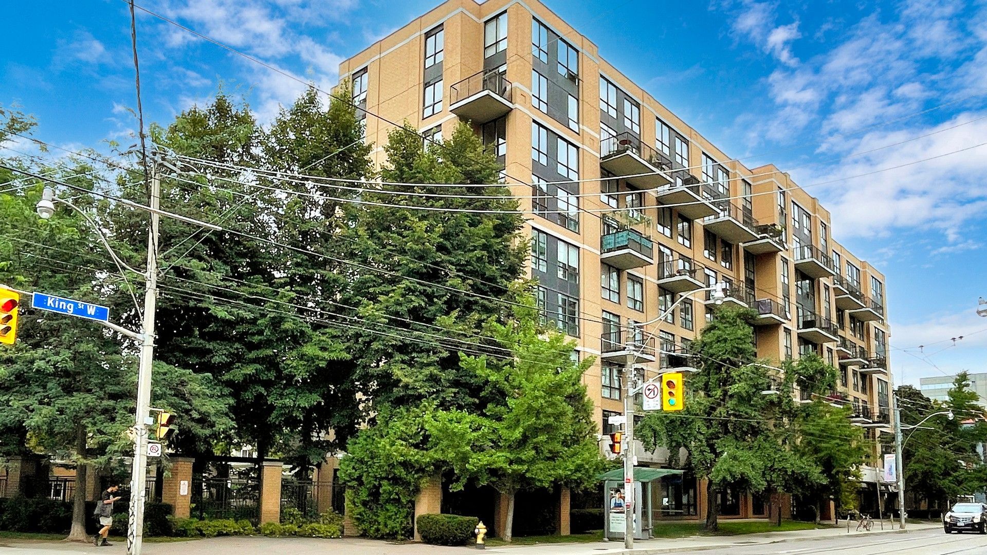 800 King Street W 405, Toronto, On M5v 1n6
