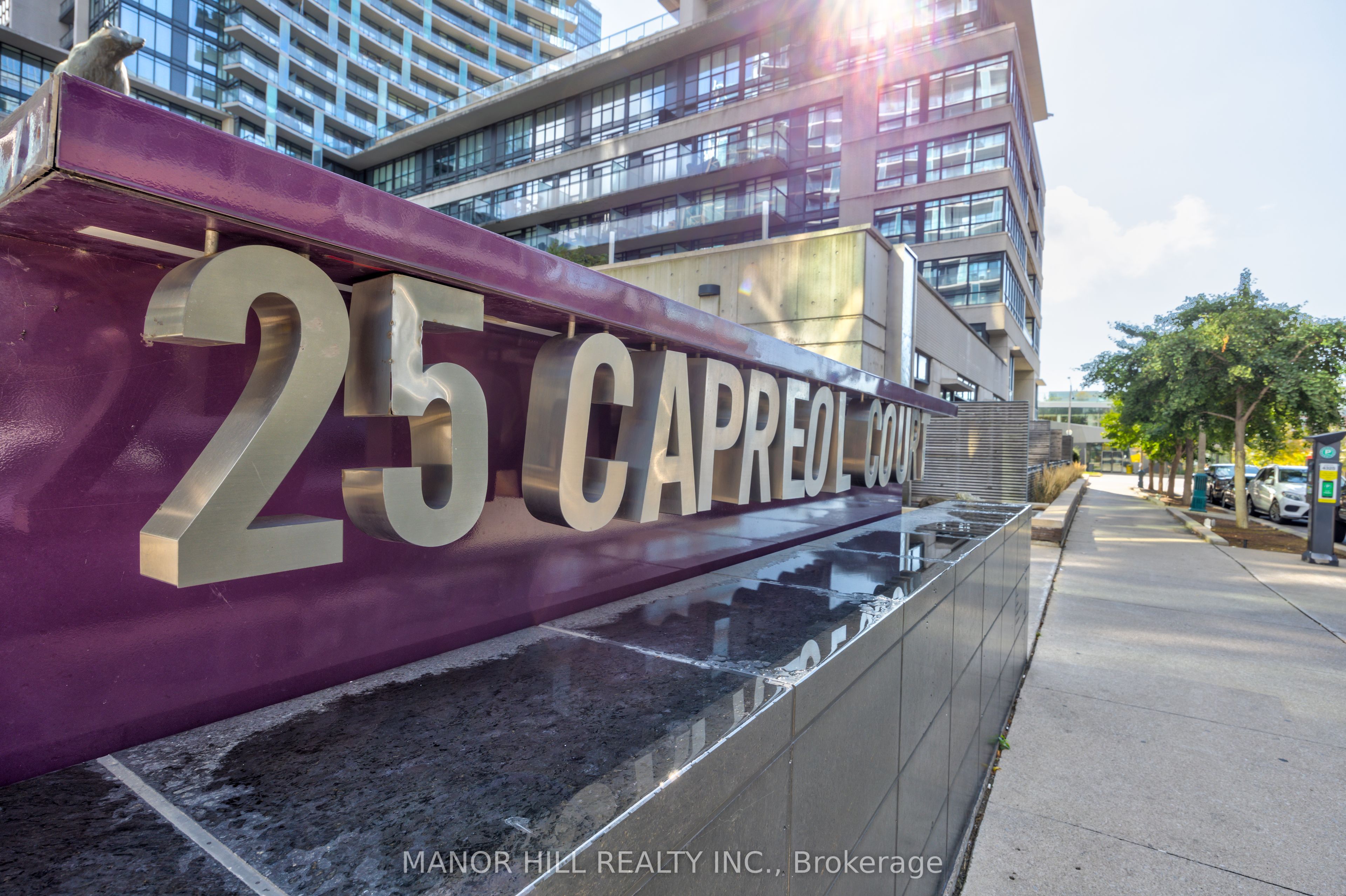 25 Capreol Court 305, Toronto, On M5v 3z7