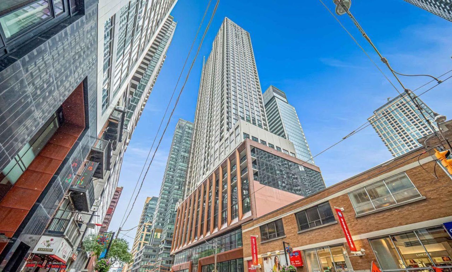 400 King Street W 2422, Toronto, On M5v 0x8