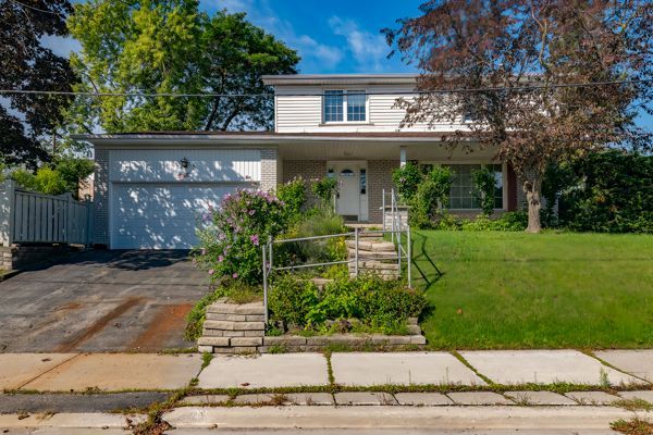 1 Snowcrest Avenue, Toronto, On M2k 2k5