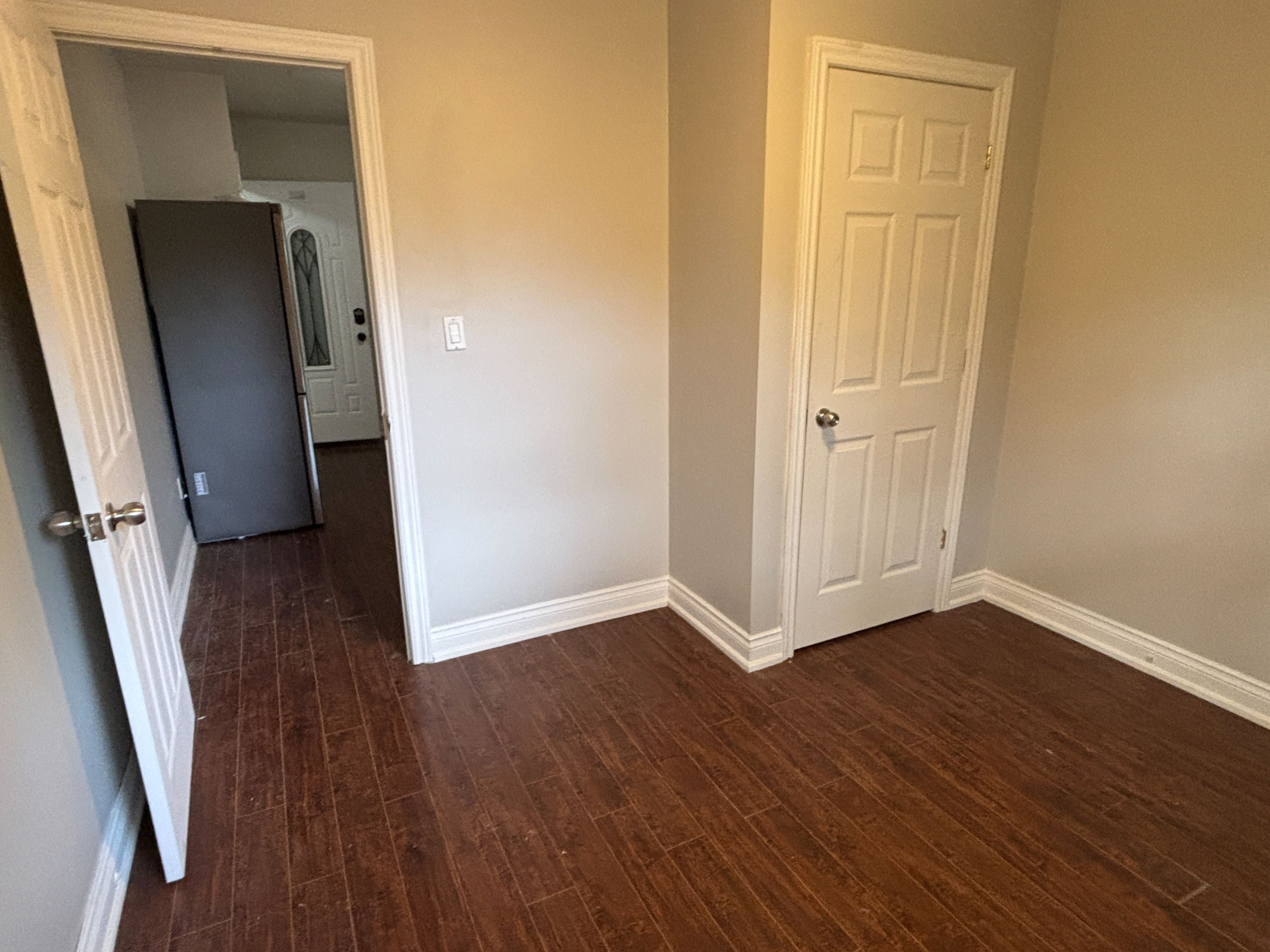 507 Oakwood Avenue Upper A, Toronto, On M6e 2w9