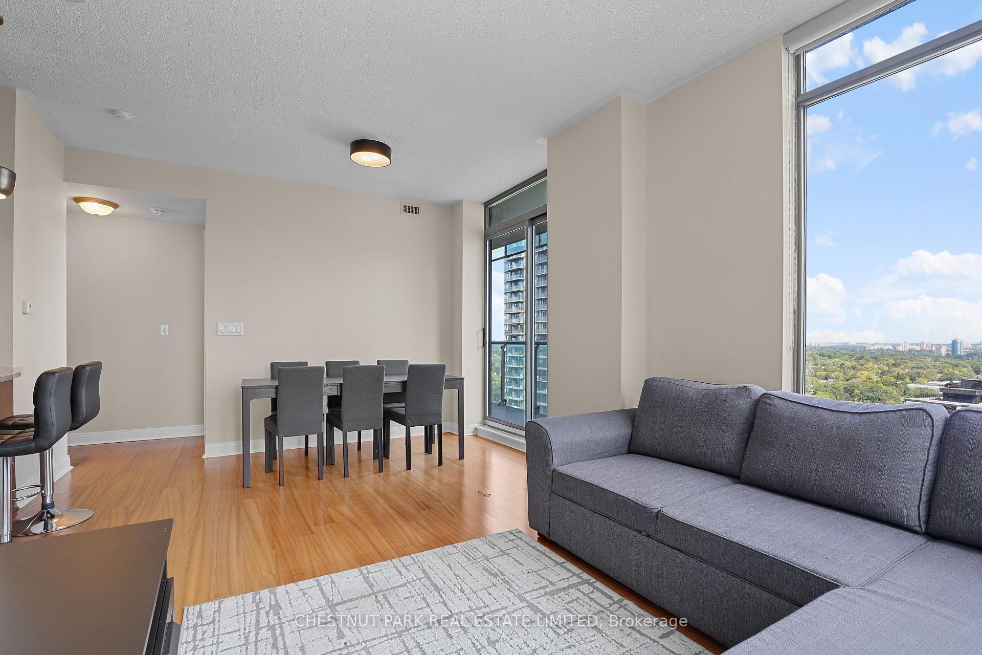 18 Yorkville Avenue 2002, Toronto, On M4w 3y8