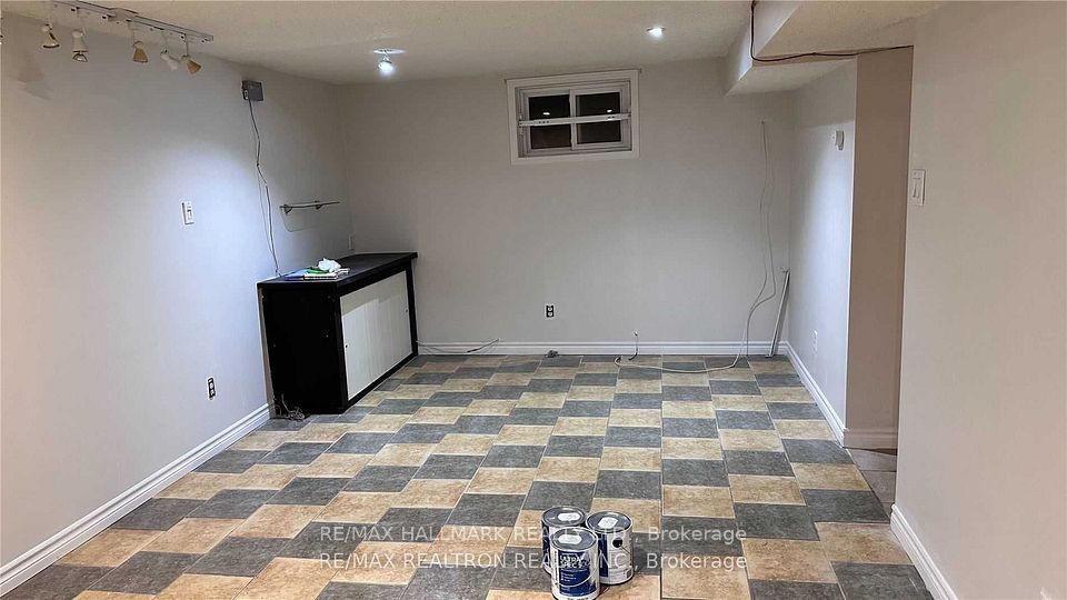 59 Newton Drive Bsmt, Toronto, On M2m 2m8