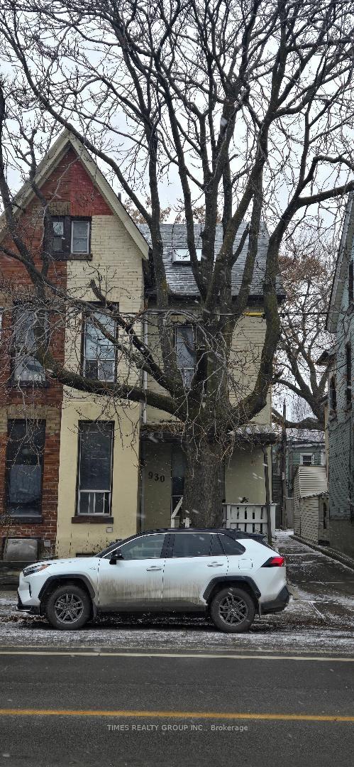 930 Dundas Street E, Toronto, On M4m 1r3