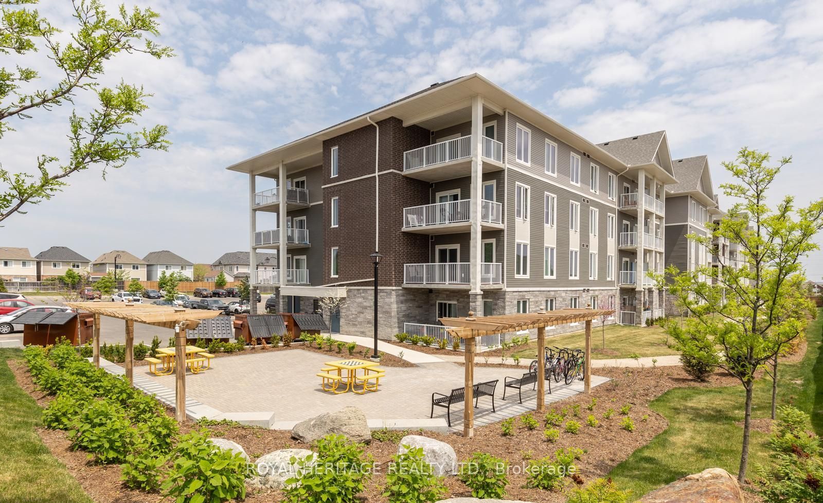 290 Liberty Street N 209, Clarington, On L1c 0v5