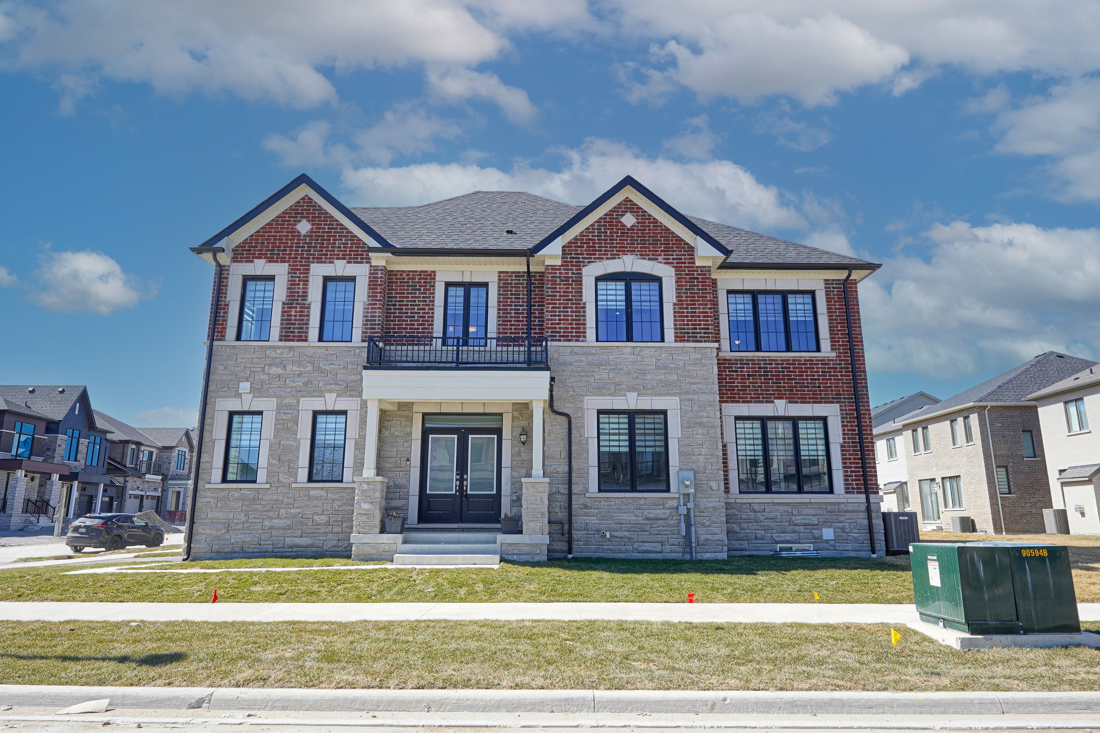 1913 Narcissus Gardens, Pickering, On L1y 0b5