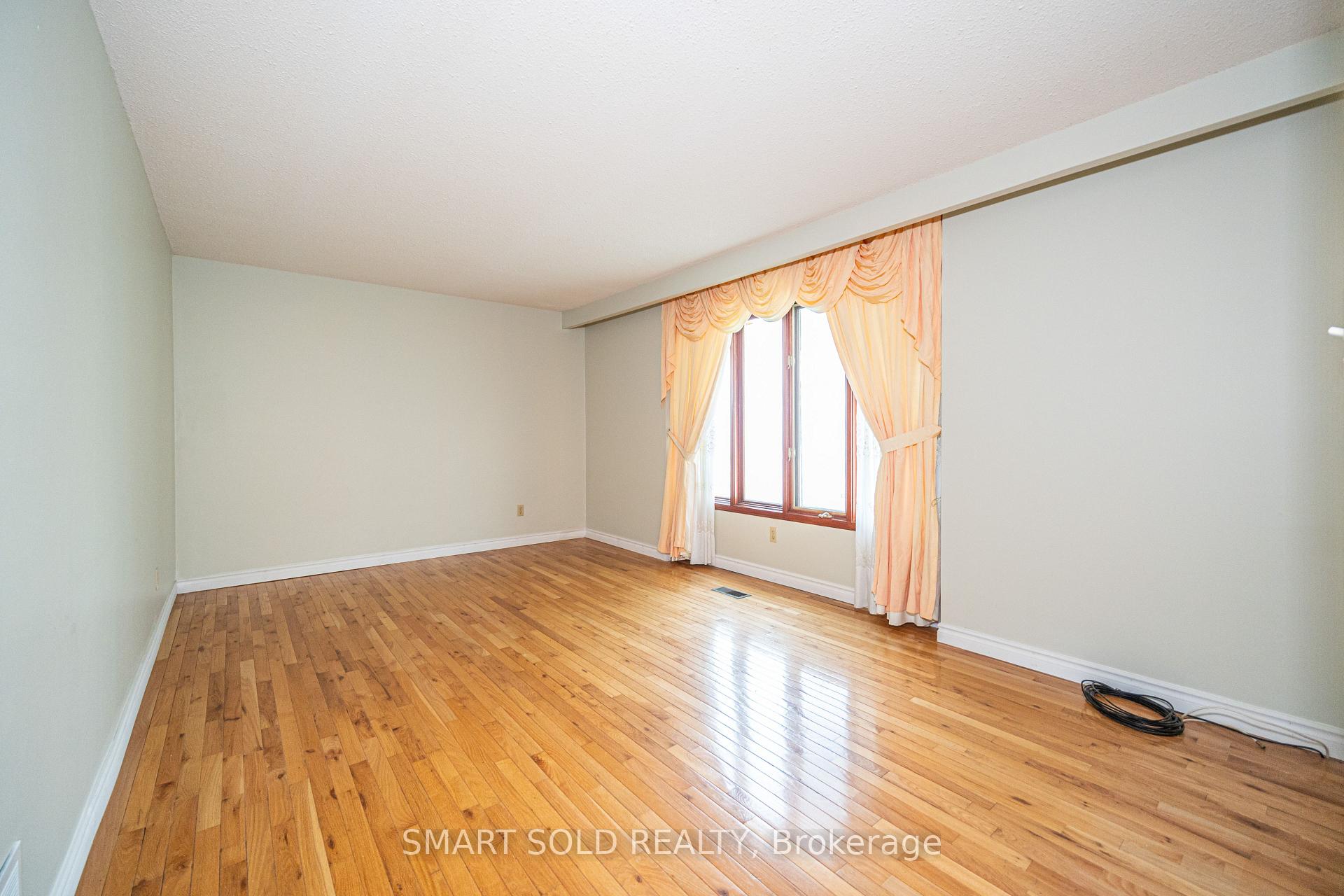 217 Waverly Street N, Oshawa, On L1j 7c7