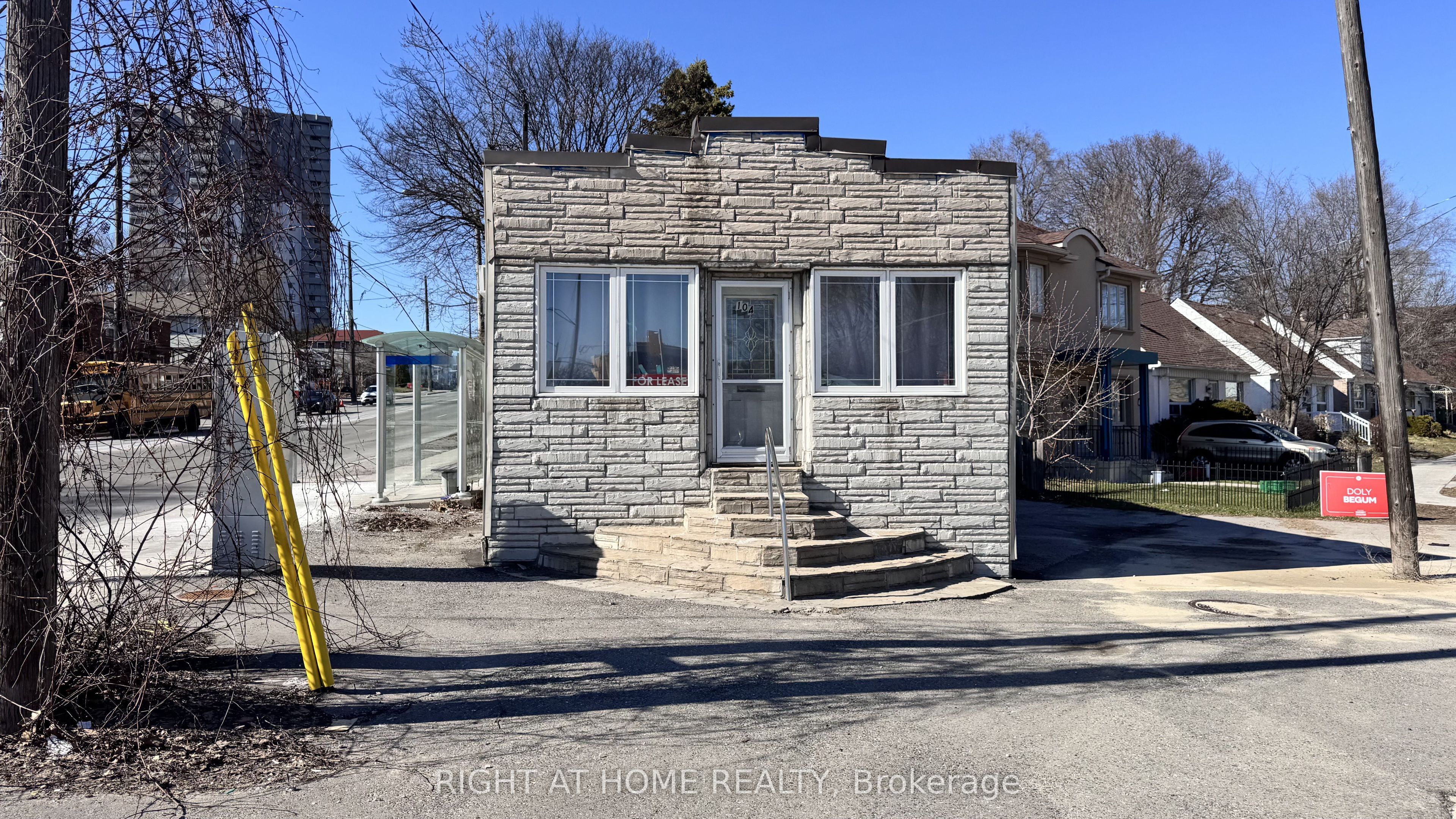 Unit 1, 104 Danforth Road N Unit 1, Toronto, On M1l 3w7