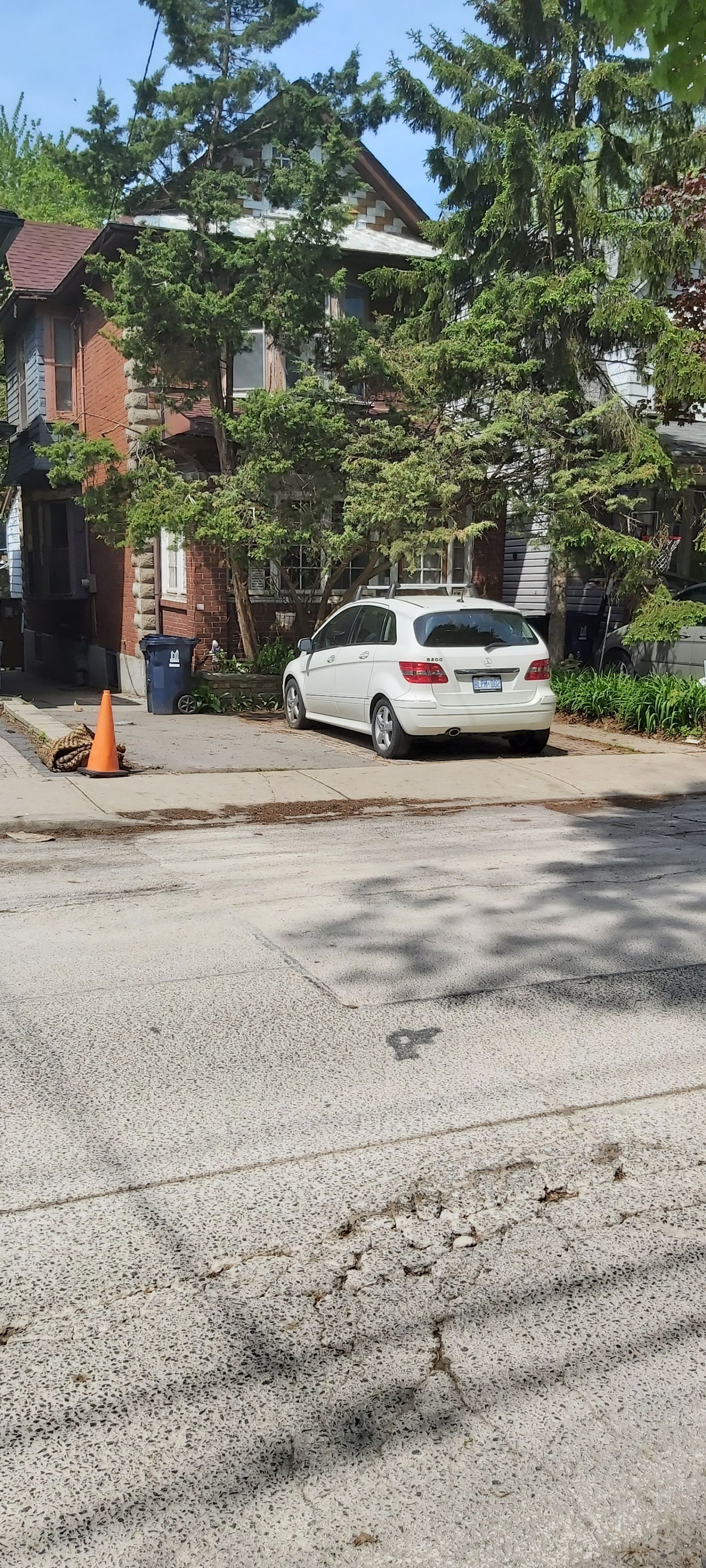 74 Kenilworth Avenue, Toronto, On M4l 3s5