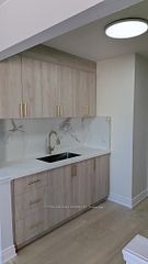 296 Saguenay Avenue 11, Oshawa, On L1j 2m8
