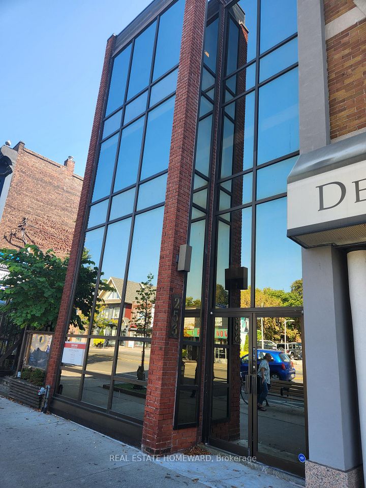253 Danforth Avenue 100a, Toronto, On M4k 1n2