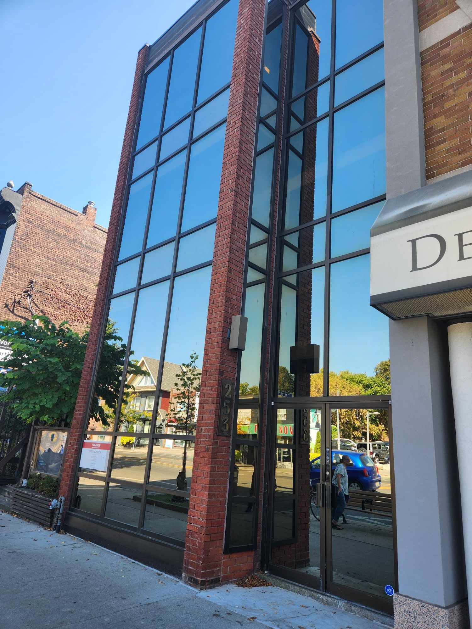253 Danforth Avenue 100b, Toronto, On M4k 1n2
