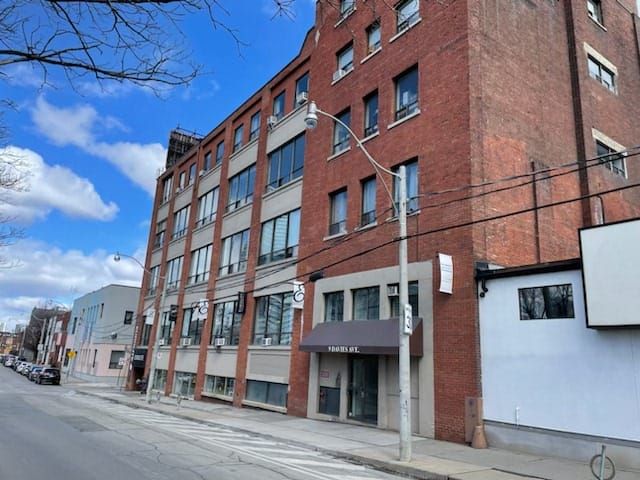 9 Davies Avenue 303, Toronto, On M4m 2a6