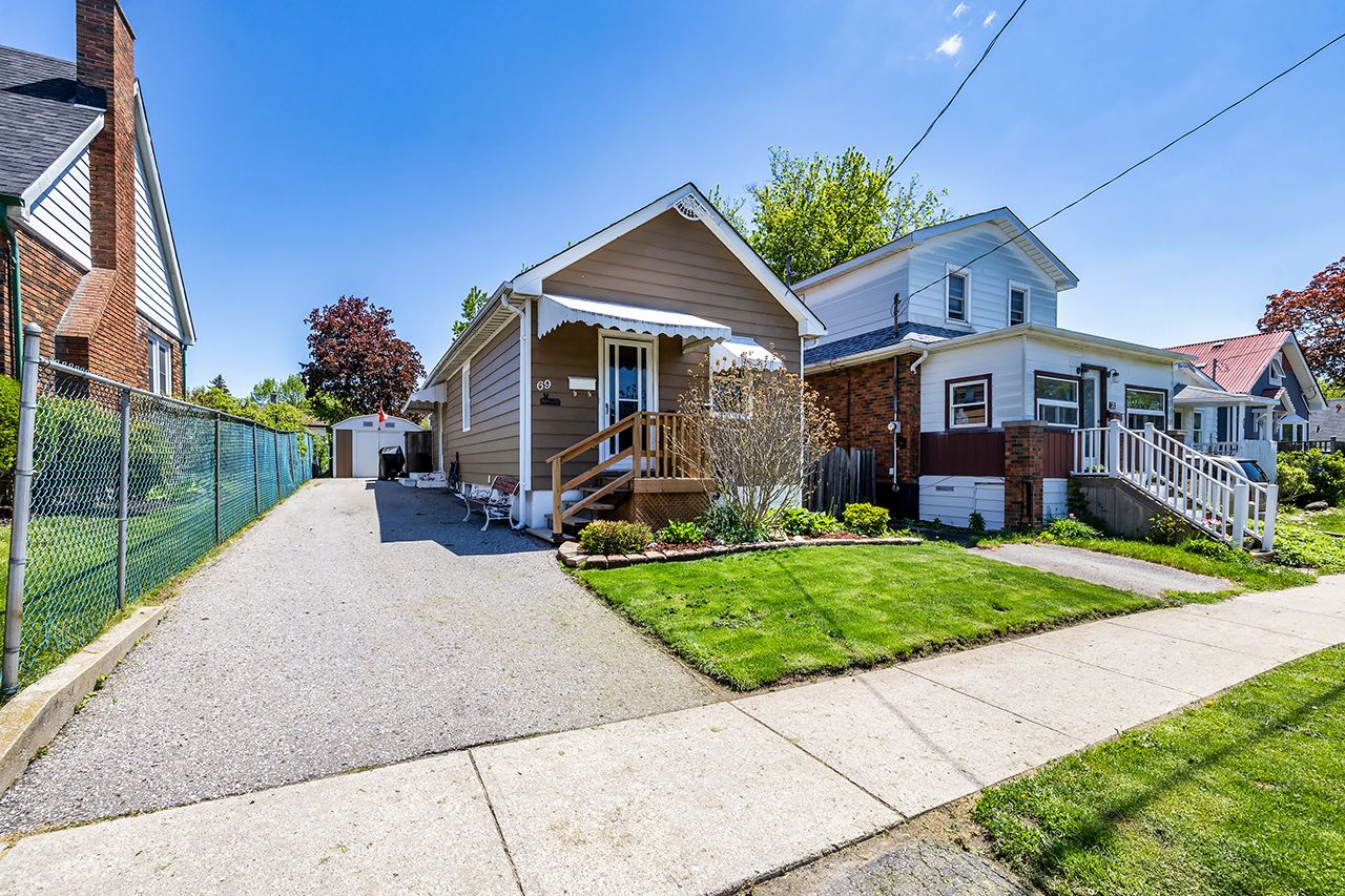 69 Westmount Street, Oshawa, On L1j 4x2