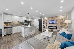 90 Ling Road 907, Toronto, On M1e 4y3