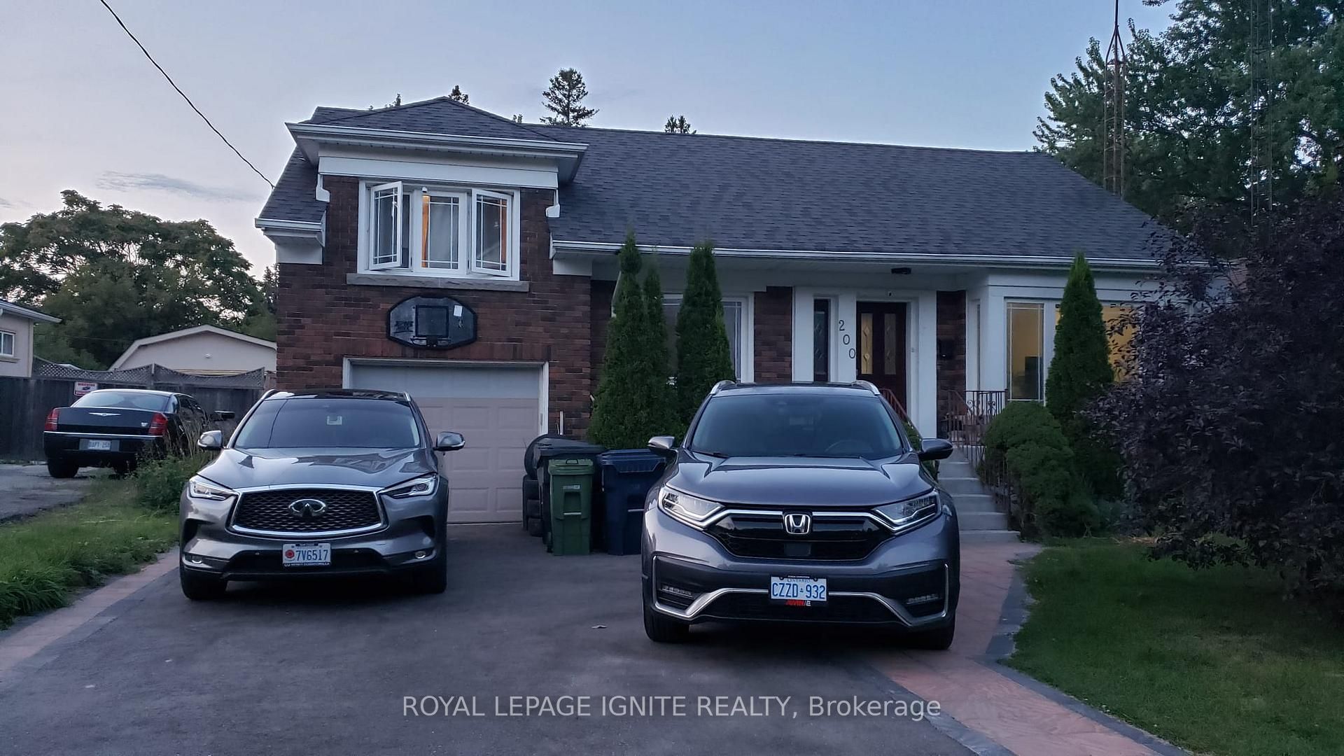 200 Phyllis Avenue Lower, Toronto, On M1m 1z1