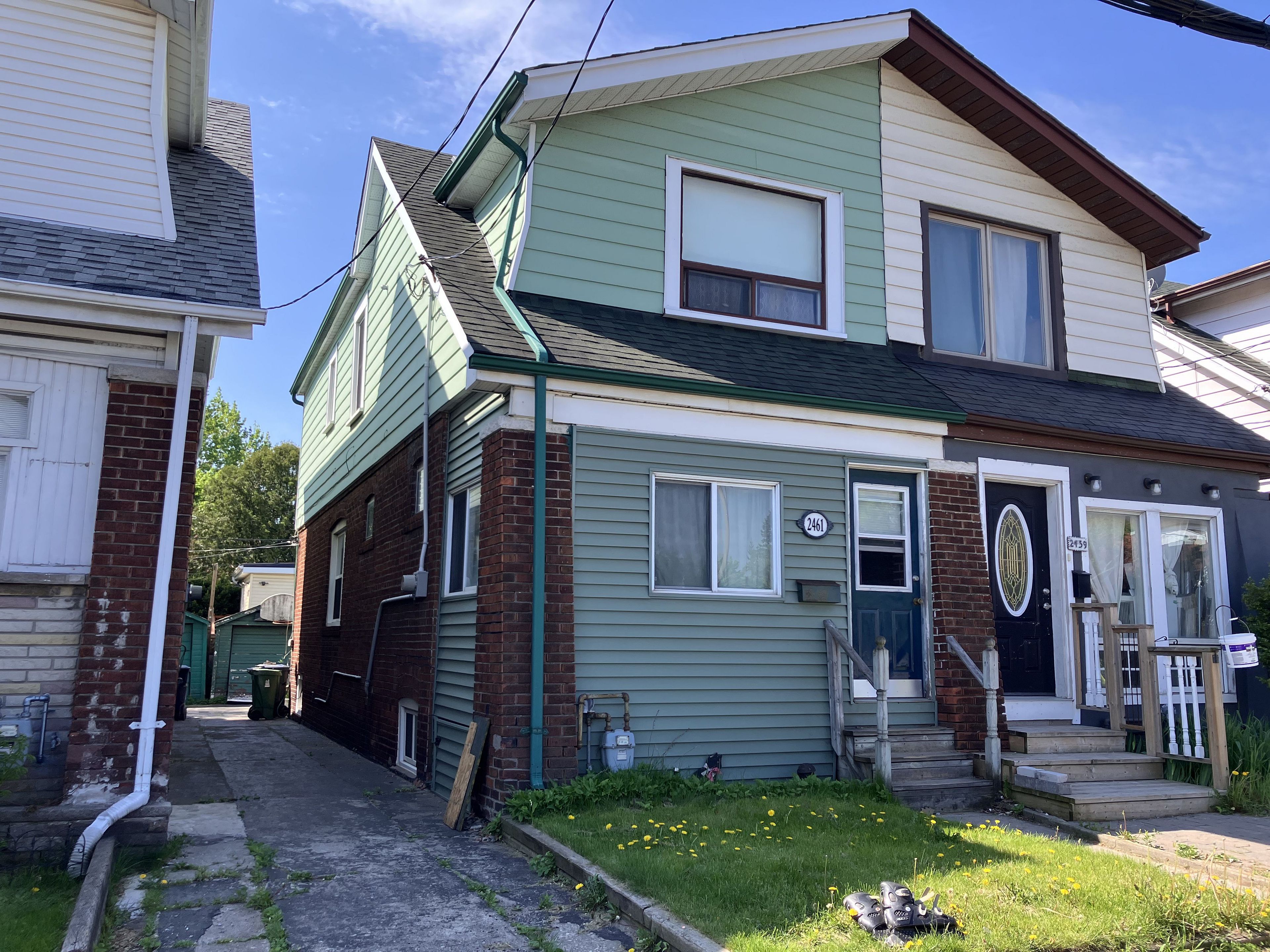 2461 Gerrard Street E, Toronto, On M4e 2g3