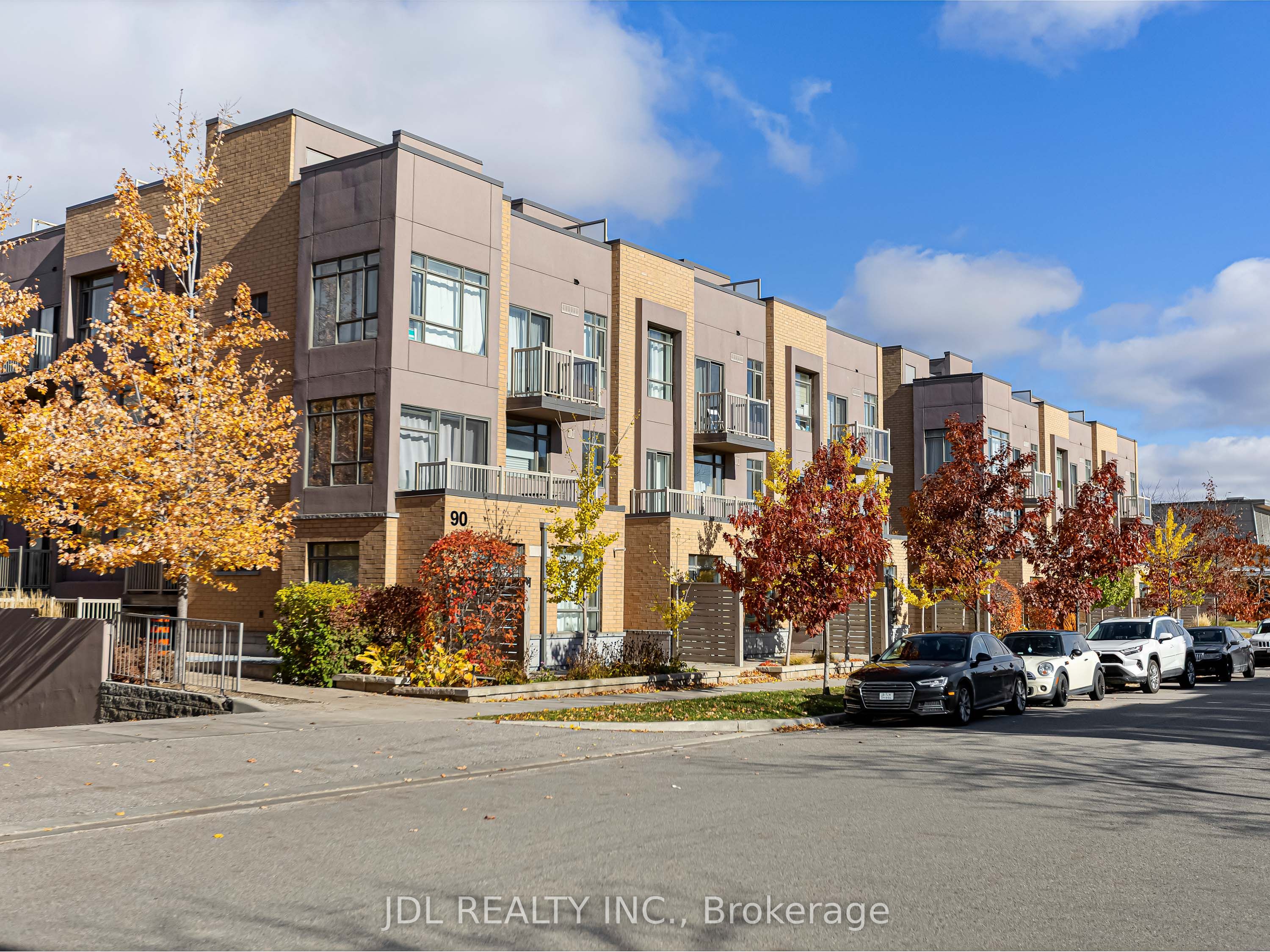 90 Orchid Place Drive 307, Toronto, On M1b 0c4