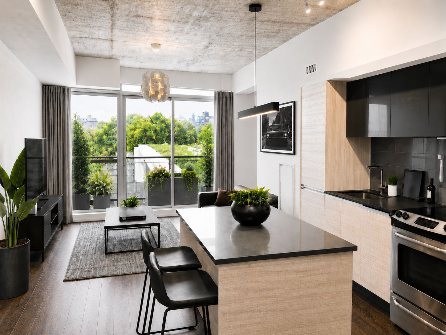 1190 Dundas Street E 505, Toronto, On M4m 0c5