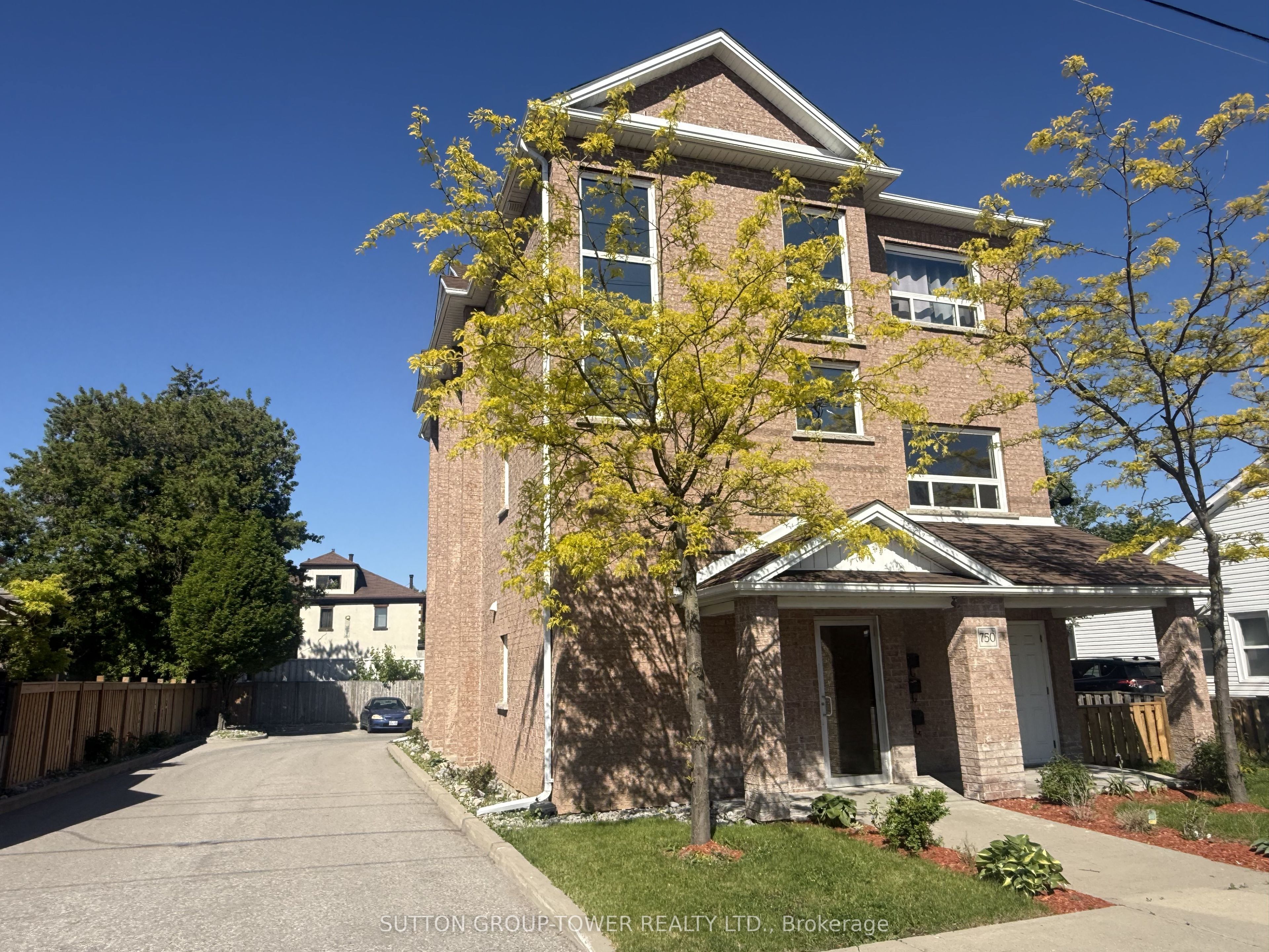 750 Albert Street, Oshawa, On L1h 4t6